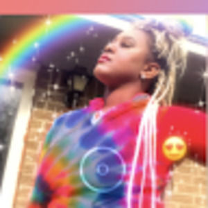 Meet your Posher, Akia